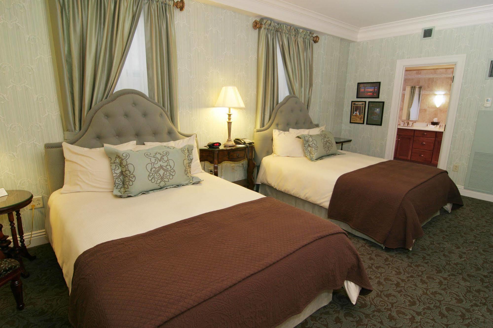 Charley Creek Inn Wabash Bagian luar foto