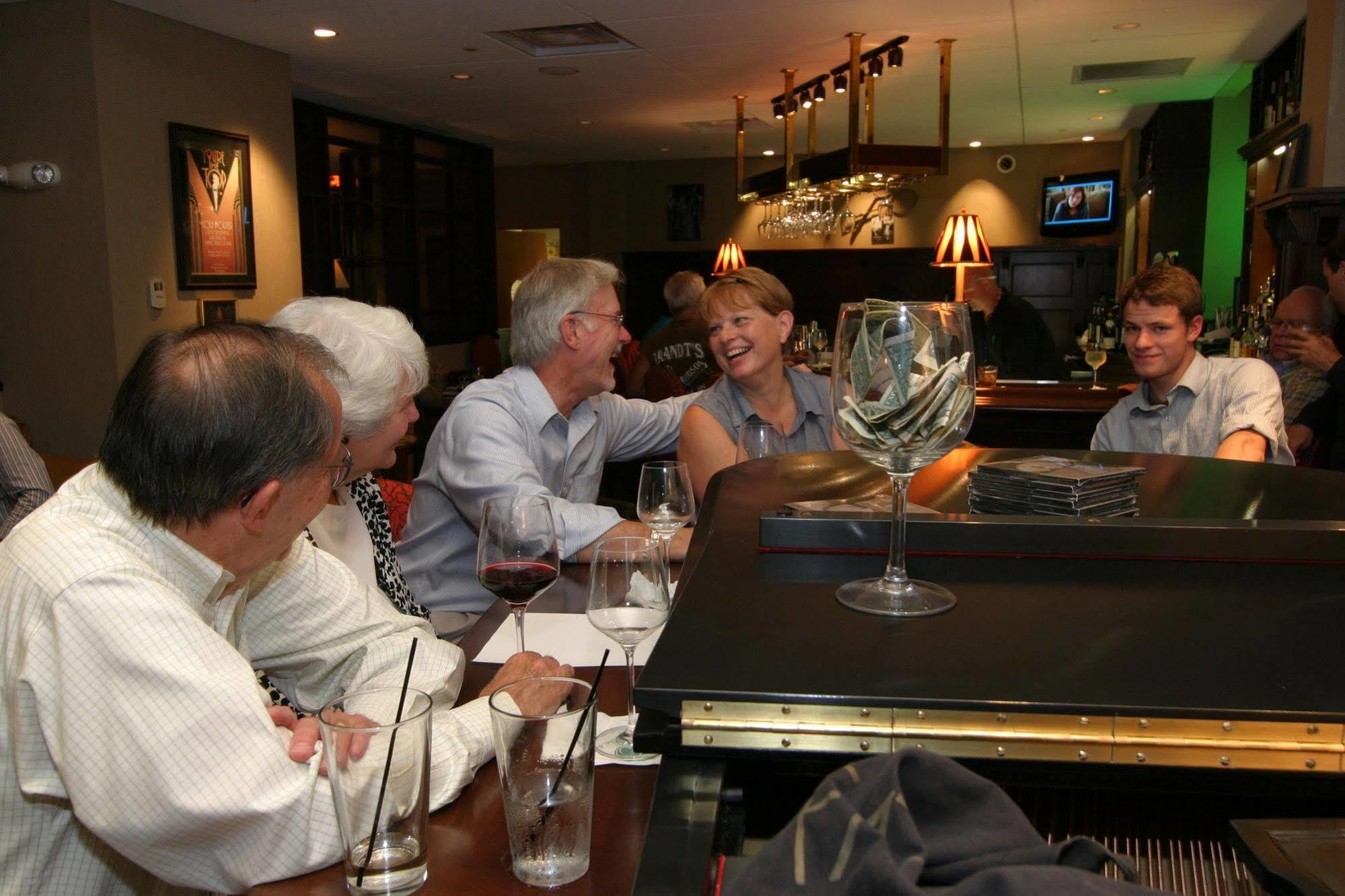 Charley Creek Inn Wabash Bagian luar foto