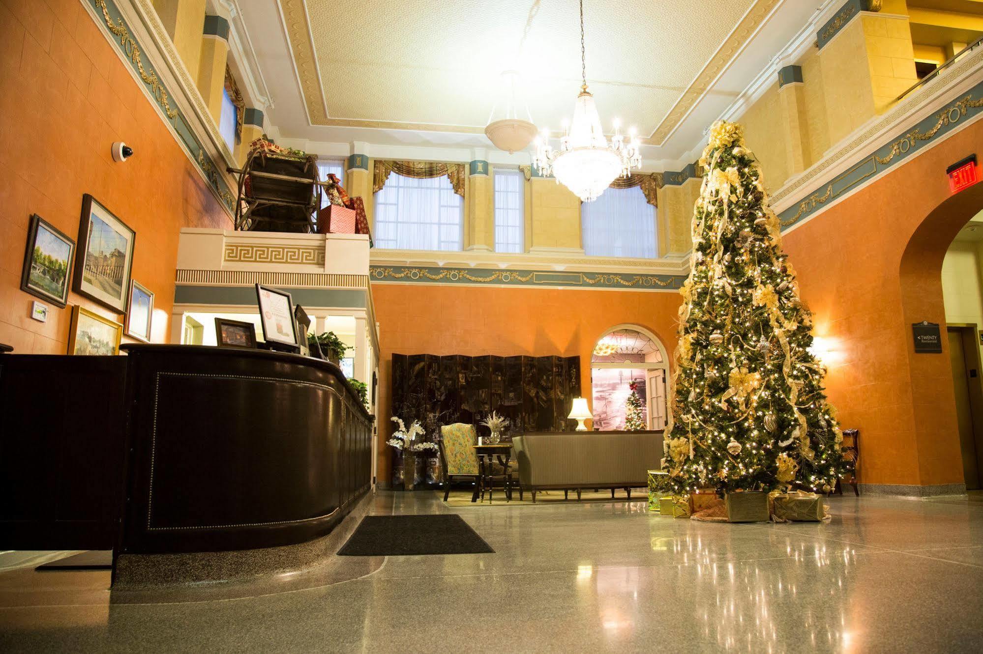 Charley Creek Inn Wabash Bagian luar foto